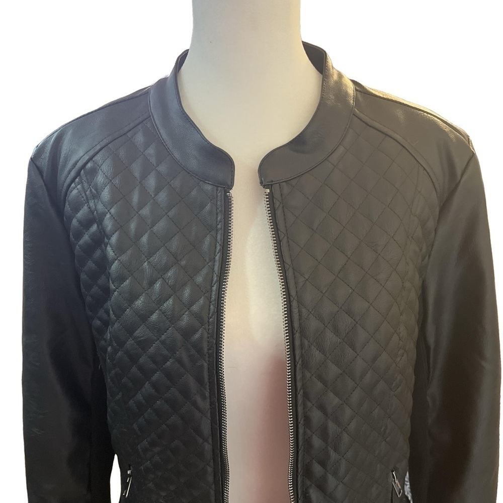 Women's Moto Vegan Leather Zip Up Quilted Jacket Large Faux Fur - Picture 6 of 8